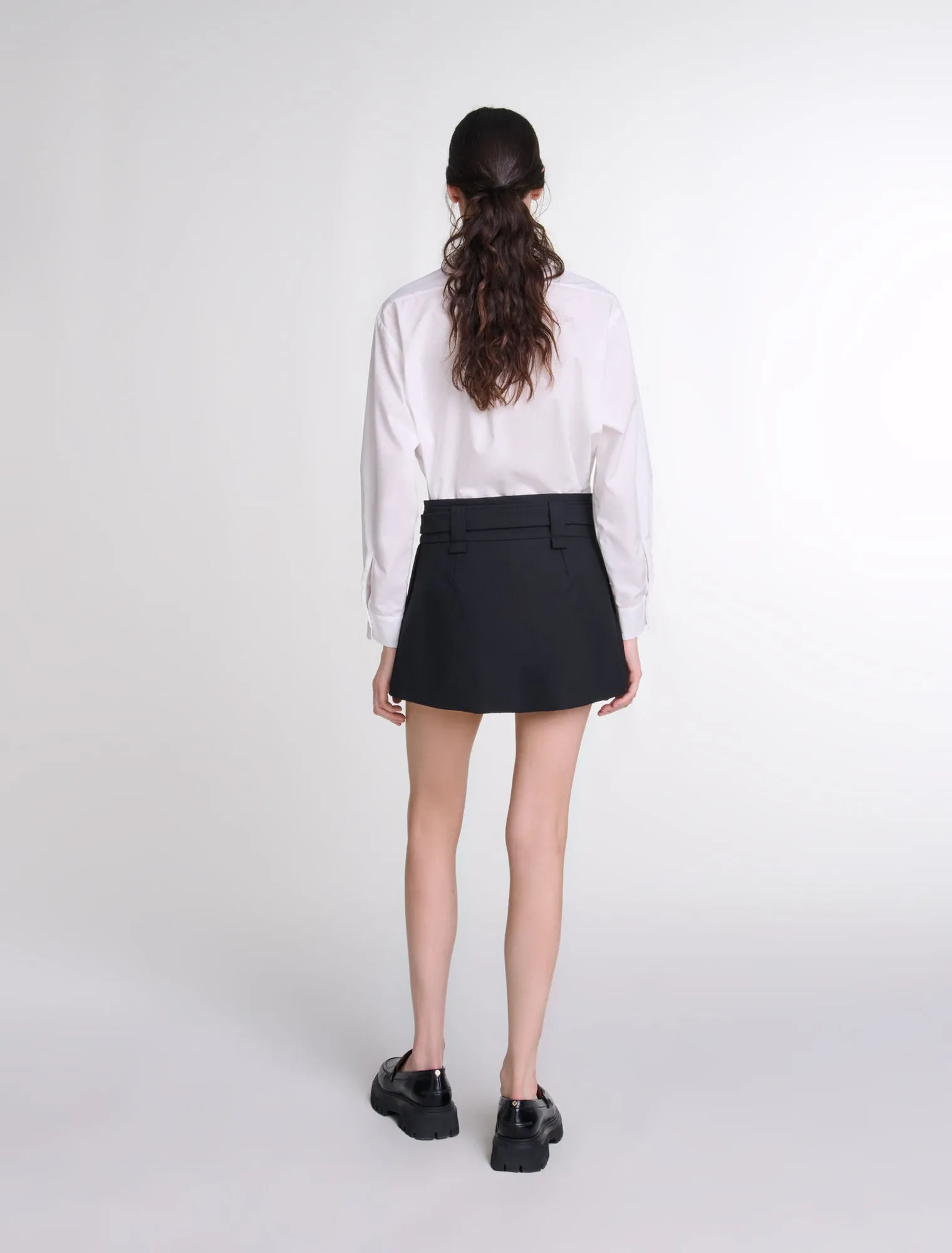 Asymmetrical pleated short skirt